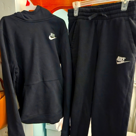 Nike Boys black Matching set  Fleece Hoodie size Large and Joggers large - Picture 1 of 5